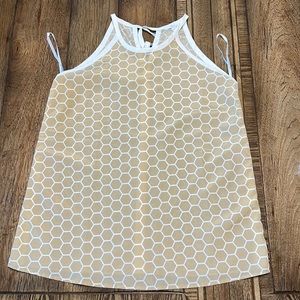 Honeycomb sleeveless top